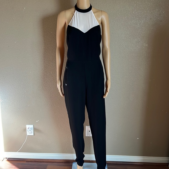 GUESS TUX HALTER BLACK &WHITE JUMPSUIT Sz 4 - Picture 2 of 16